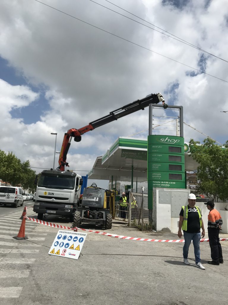 SERVICIOS DE GRÚAS PROFESIONALES | SUN TRANSPORTES Y GRÚAS