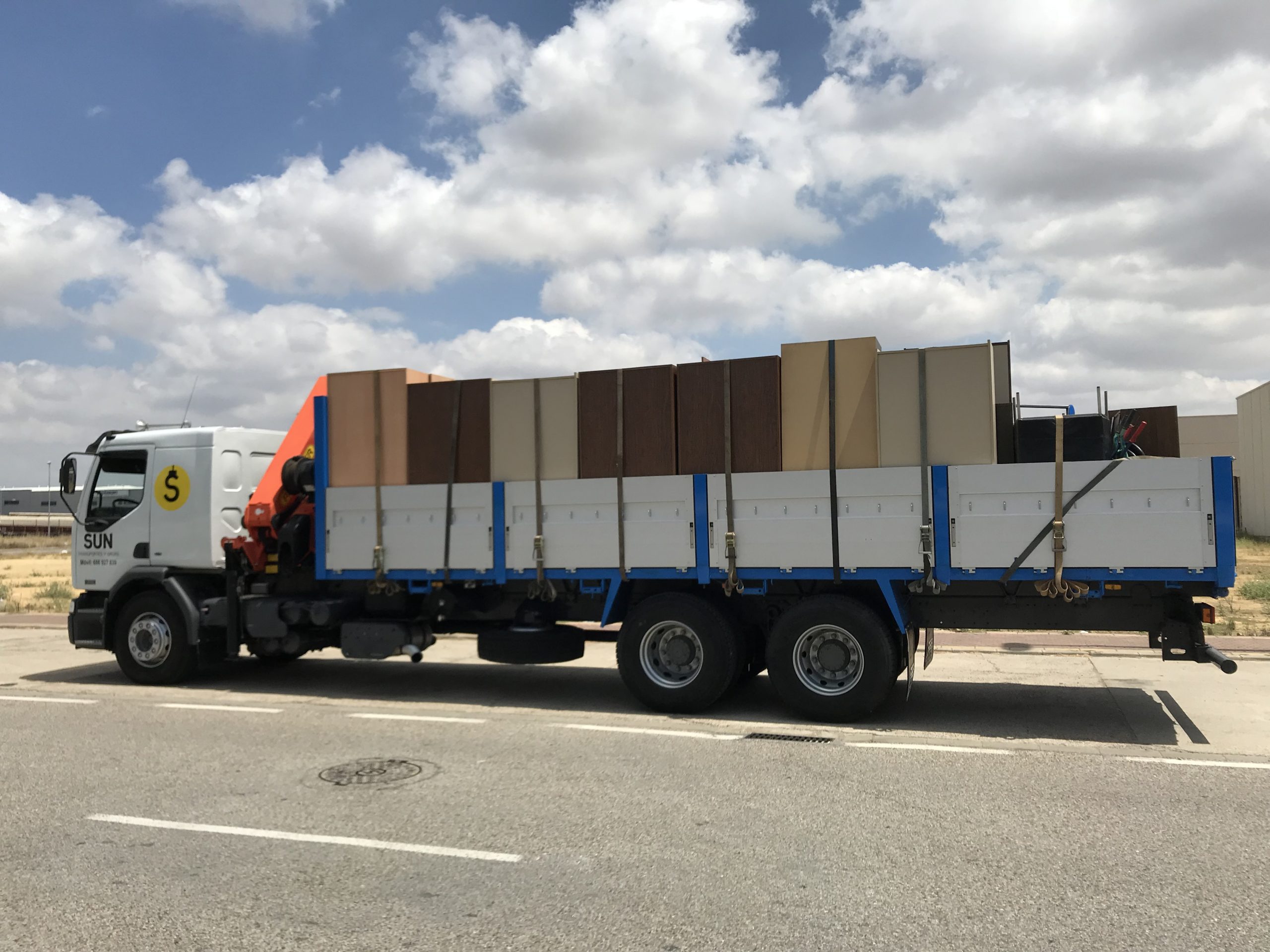 SERVICIOS DE GRÚAS PROFESIONALES | SUN TRANSPORTES Y GRÚAS